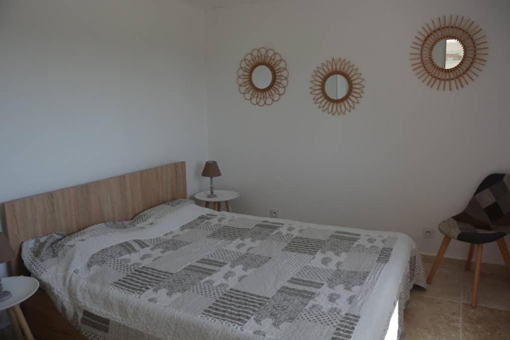 Appartement neuf Rez de jardin 45 m2 vue mer et vignes 10 mn des plages Le Beausset Extérieur photo