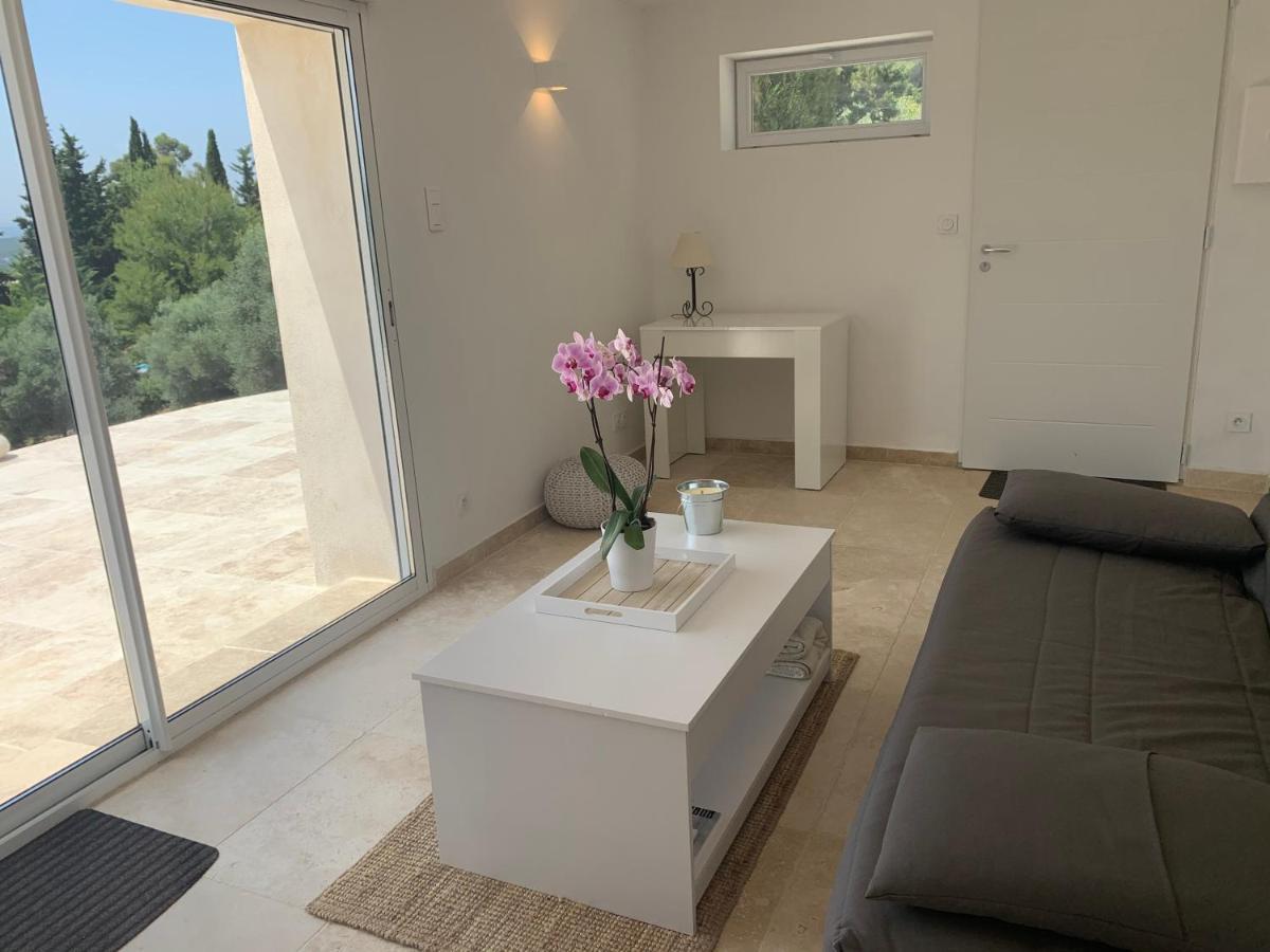 Appartement neuf Rez de jardin 45 m2 vue mer et vignes 10 mn des plages Le Beausset Extérieur photo